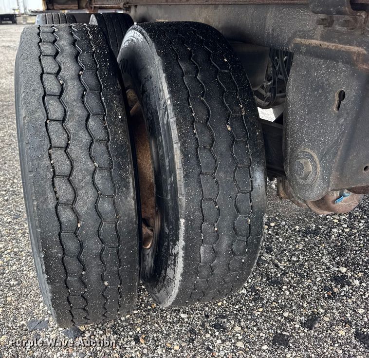 image for item EF2235 2014 Stoughton dry van trailer