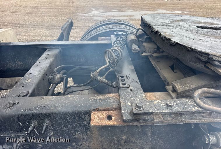 image for item EF2238 2015 Volvo VNL semi truck