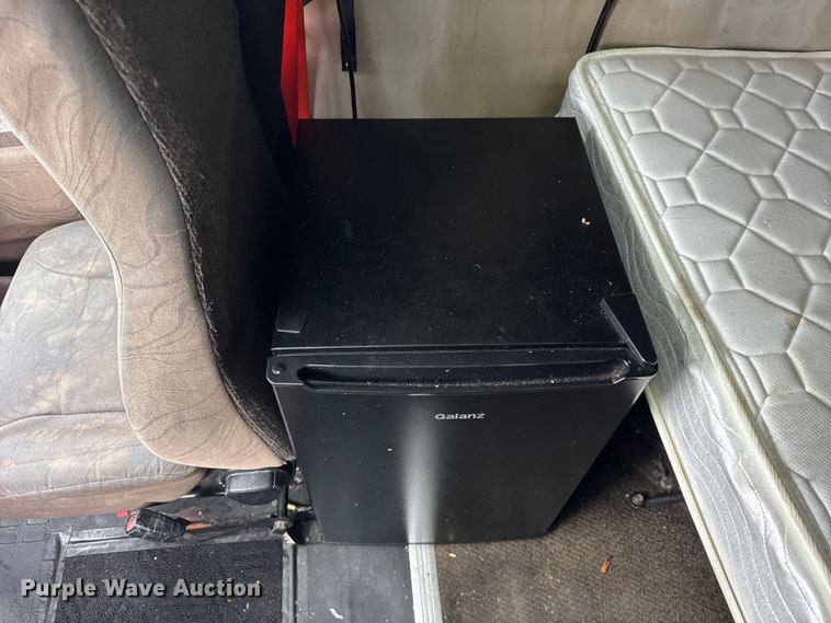 image for item EF2238 2015 Volvo VNL semi truck