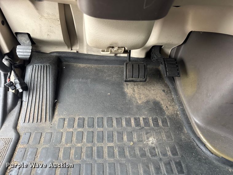 image for item EF2239 2015 Volvo VNL semi truck