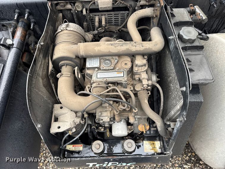 image for item EF2240 2015 Volvo VNL semi truck