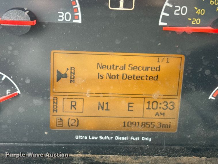 image for item EF2240 2015 Volvo VNL semi truck