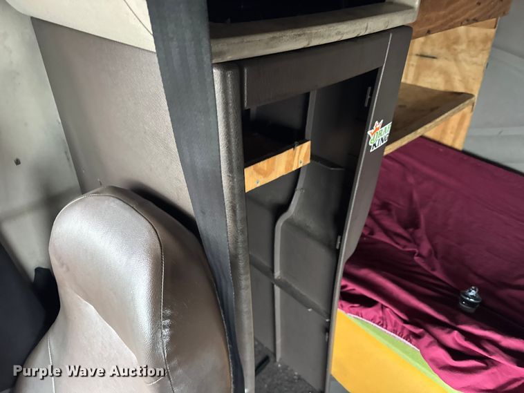 image for item EF2240 2015 Volvo VNL semi truck