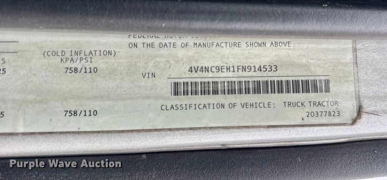 image for item EF2240 2015 Volvo VNL semi truck