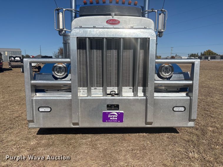 image for item EF6162 2007 Peterbilt 379 semi truck