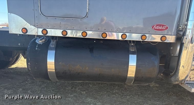 image for item EF6162 2007 Peterbilt 379 semi truck