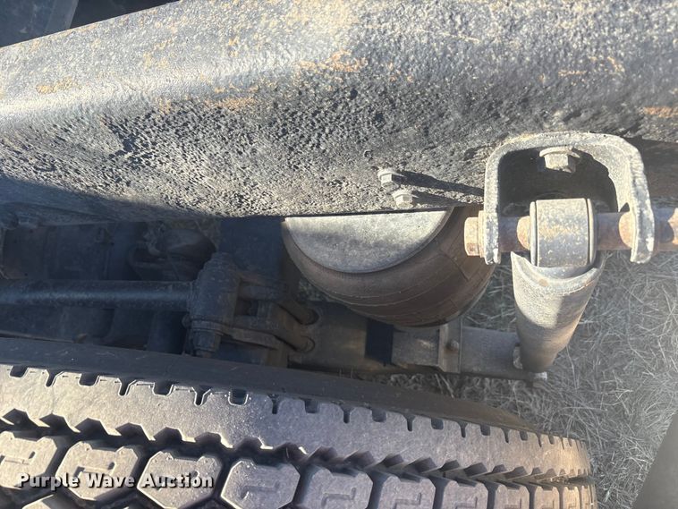 image for item EF6162 2007 Peterbilt 379 semi truck