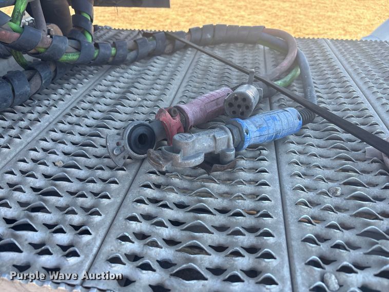 image for item EF6162 2007 Peterbilt 379 semi truck