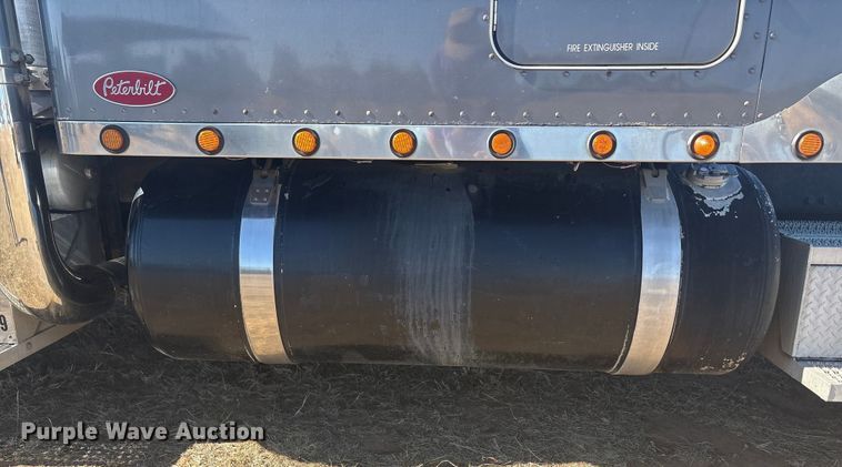 image for item EF6162 2007 Peterbilt 379 semi truck