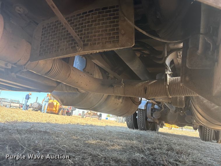 image for item EF6162 2007 Peterbilt 379 semi truck