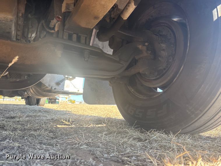 image for item EF6162 2007 Peterbilt 379 semi truck