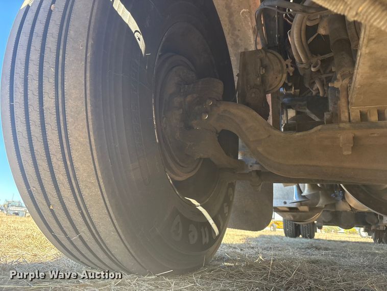 image for item EF6162 2007 Peterbilt 379 semi truck