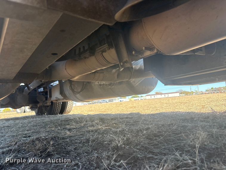 image for item EF6162 2007 Peterbilt 379 semi truck