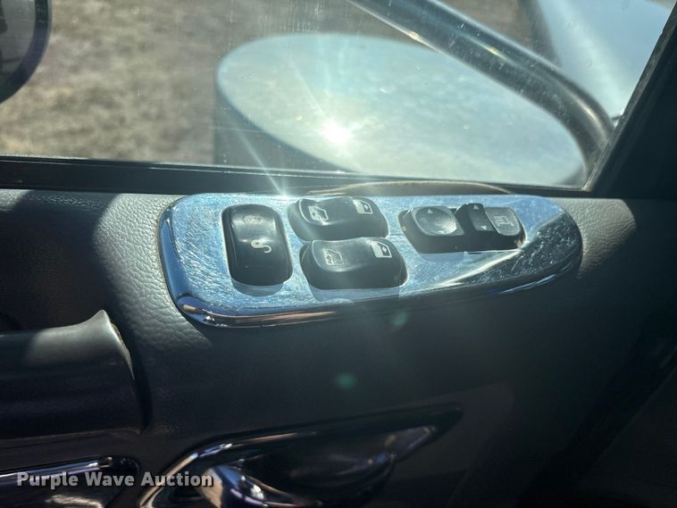 image for item EF6162 2007 Peterbilt 379 semi truck