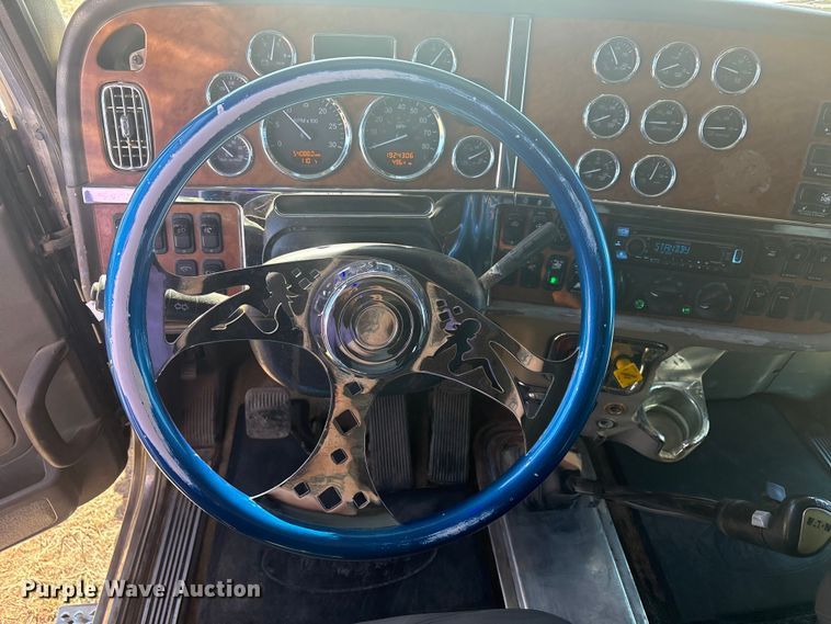 image for item EF6162 2007 Peterbilt 379 semi truck