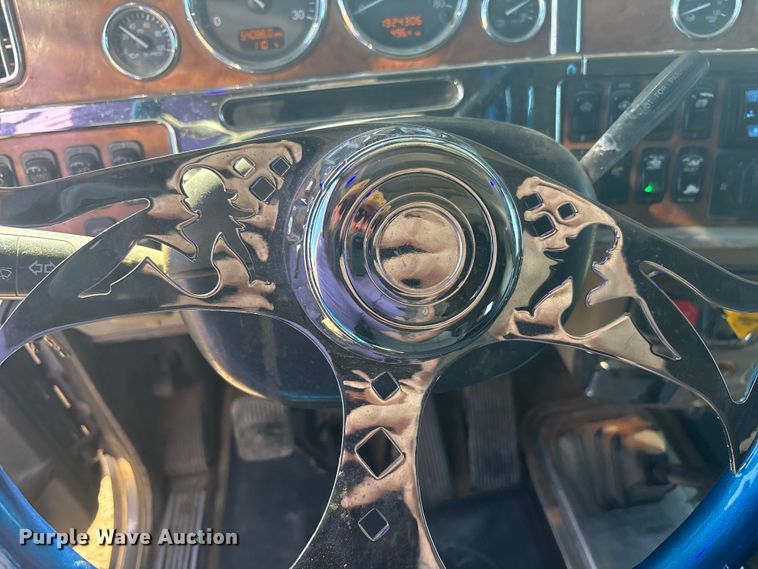 image for item EF6162 2007 Peterbilt 379 semi truck