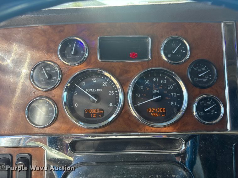 image for item EF6162 2007 Peterbilt 379 semi truck