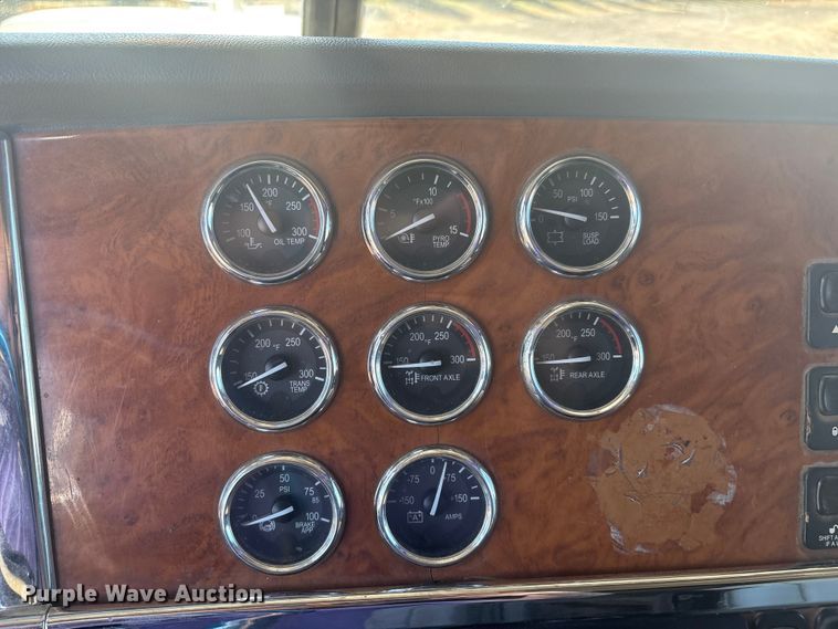 image for item EF6162 2007 Peterbilt 379 semi truck