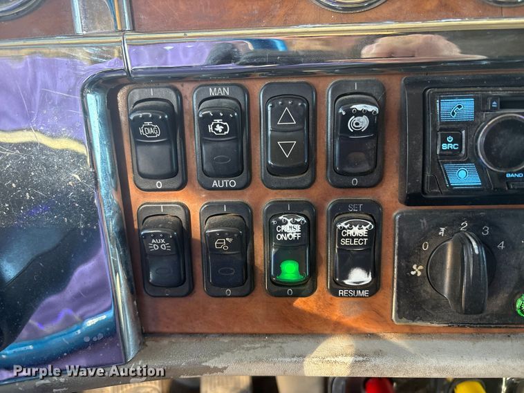 image for item EF6162 2007 Peterbilt 379 semi truck