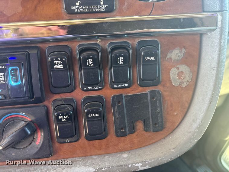 image for item EF6162 2007 Peterbilt 379 semi truck