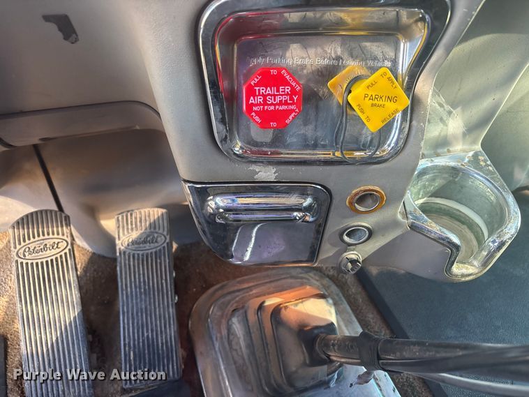 image for item EF6162 2007 Peterbilt 379 semi truck