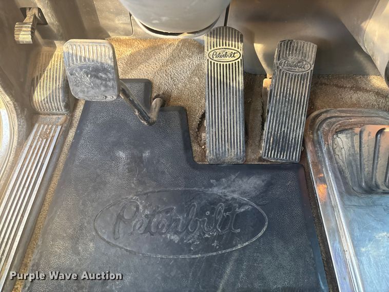 image for item EF6162 2007 Peterbilt 379 semi truck