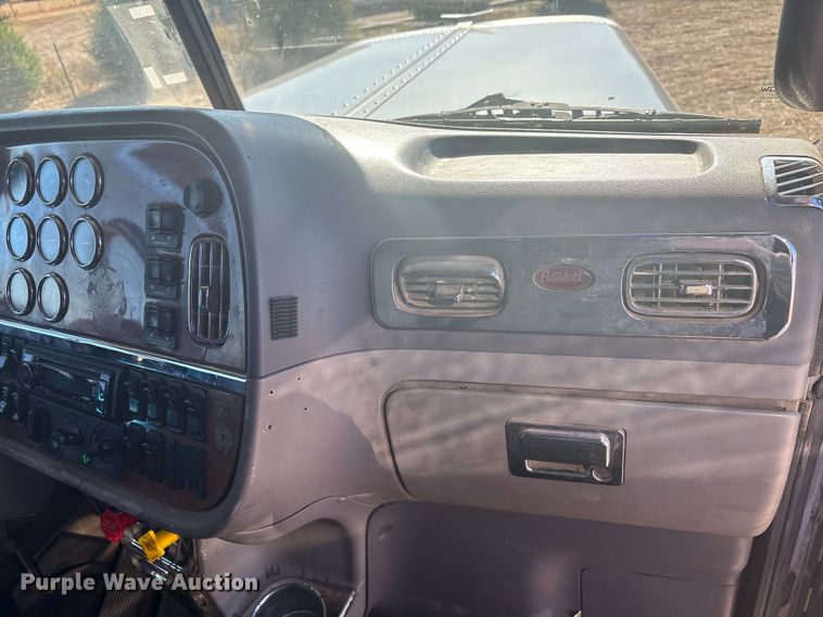 image for item EF6162 2007 Peterbilt 379 semi truck