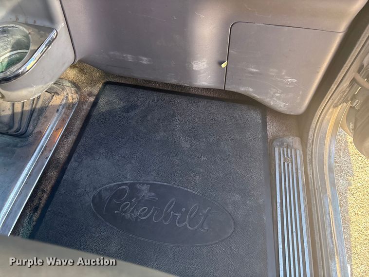 image for item EF6162 2007 Peterbilt 379 semi truck