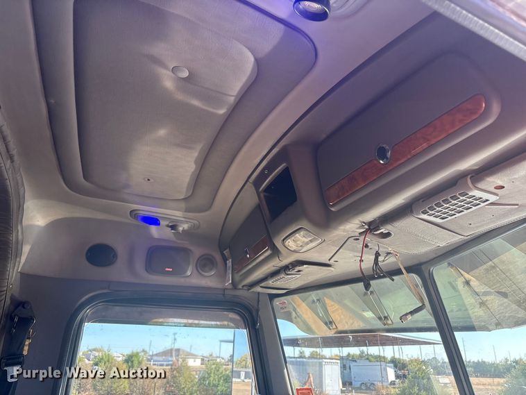 image for item EF6162 2007 Peterbilt 379 semi truck