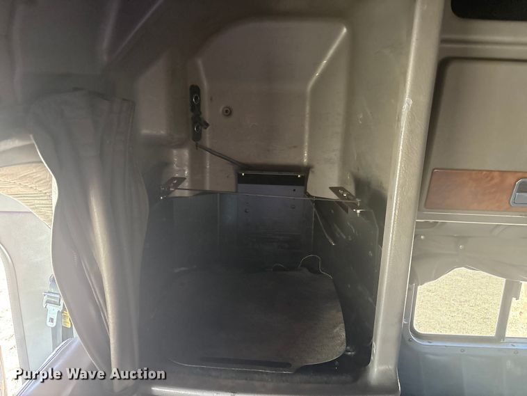 image for item EF6162 2007 Peterbilt 379 semi truck