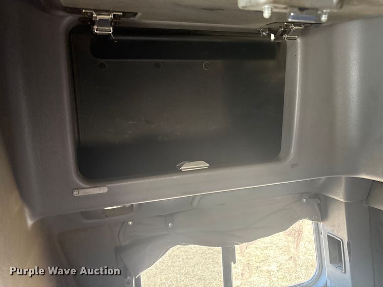 image for item EF6162 2007 Peterbilt 379 semi truck