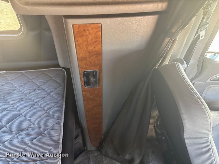 image for item EF6162 2007 Peterbilt 379 semi truck