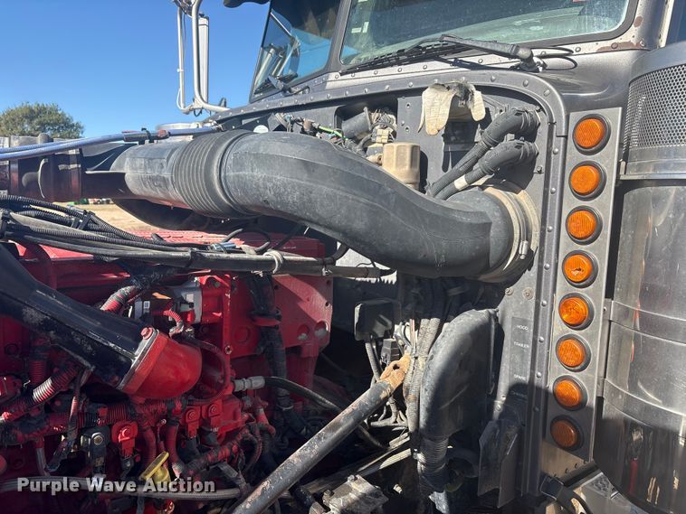image for item EF6162 2007 Peterbilt 379 semi truck