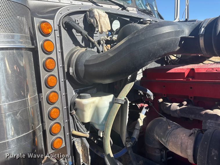 image for item EF6162 2007 Peterbilt 379 semi truck