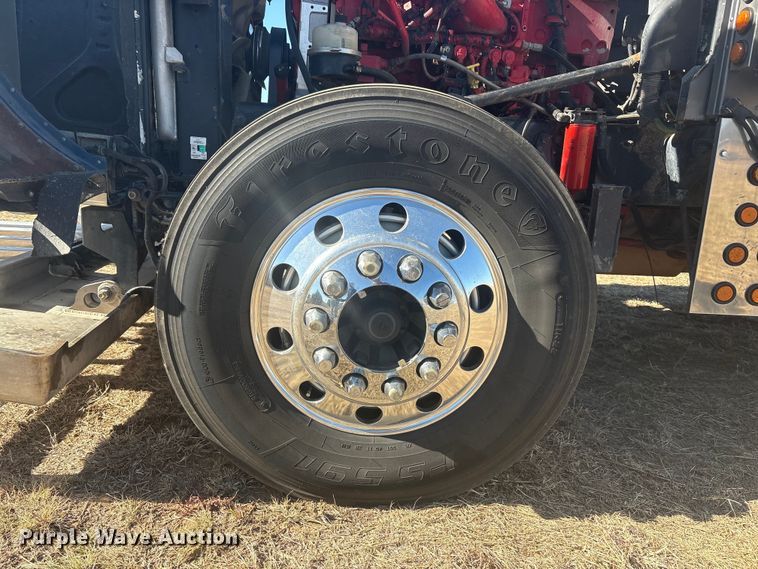 image for item EF6162 2007 Peterbilt 379 semi truck