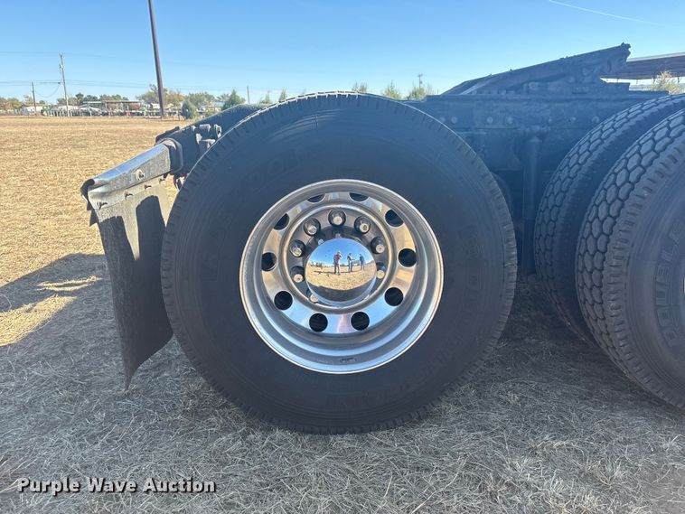 image for item EF6162 2007 Peterbilt 379 semi truck