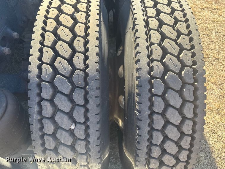 image for item EF6162 2007 Peterbilt 379 semi truck