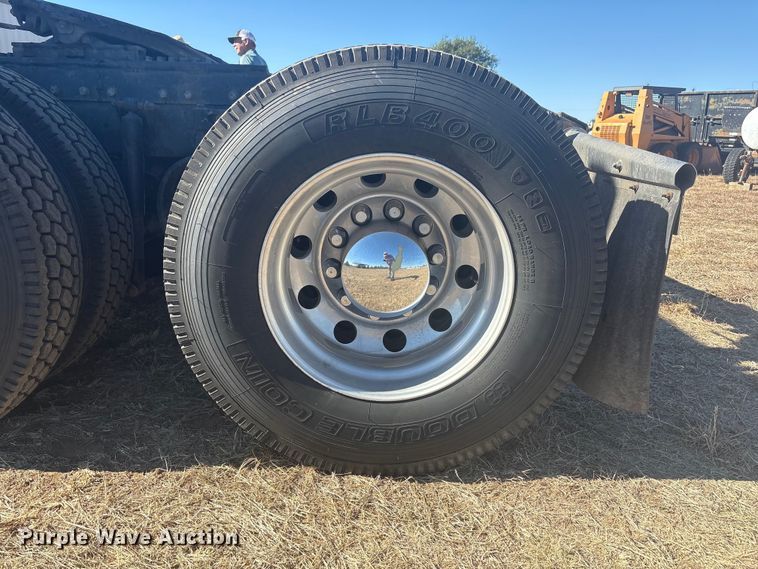 image for item EF6162 2007 Peterbilt 379 semi truck