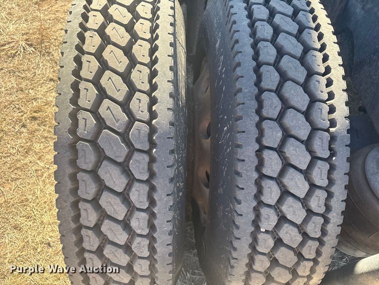 image for item EF6162 2007 Peterbilt 379 semi truck