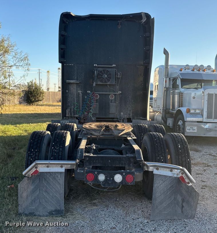 image for item EF6163 2018 Kenworth T680 semi truck