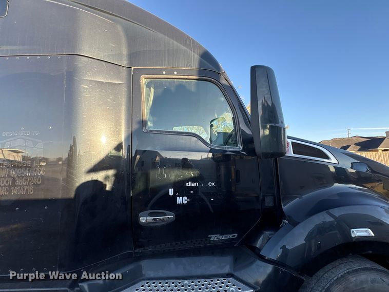image for item EF6163 2018 Kenworth T680 semi truck