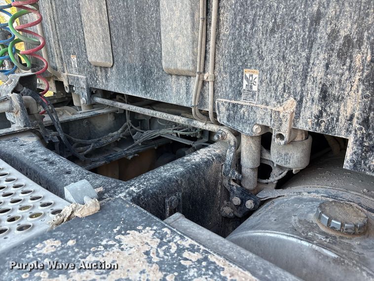 image for item EF6163 2018 Kenworth T680 semi truck