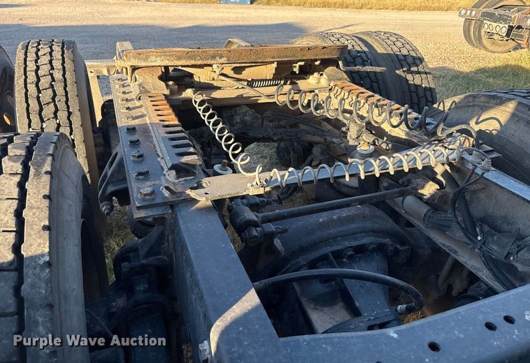 image for item EF6163 2018 Kenworth T680 semi truck