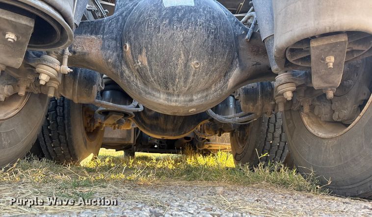 image for item EF6163 2018 Kenworth T680 semi truck