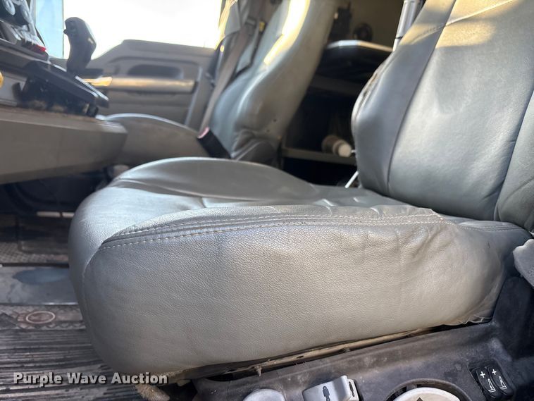 image for item EF6163 2018 Kenworth T680 semi truck