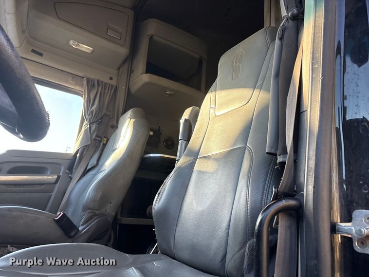 image for item EF6163 2018 Kenworth T680 semi truck