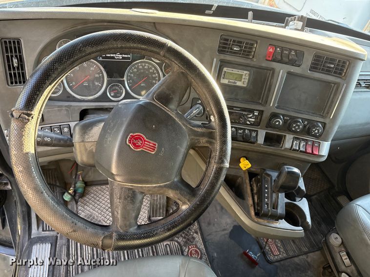 image for item EF6163 2018 Kenworth T680 semi truck