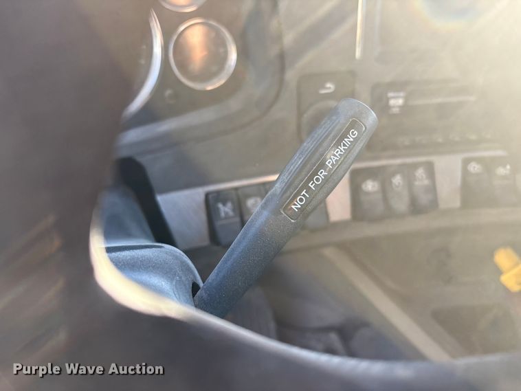 image for item EF6163 2018 Kenworth T680 semi truck