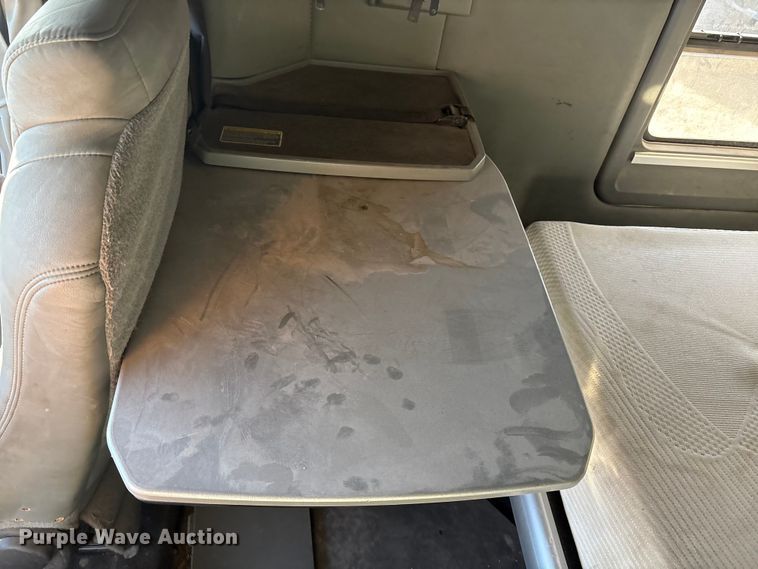 image for item EF6163 2018 Kenworth T680 semi truck