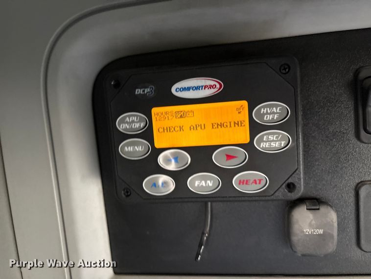 image for item EF6163 2018 Kenworth T680 semi truck